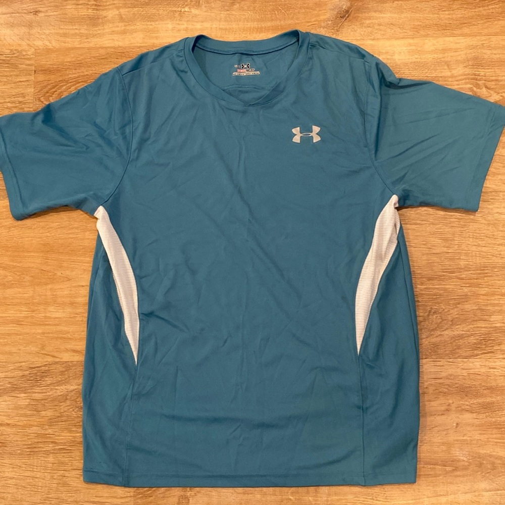 Under Armour heat gear boys large T Shirt